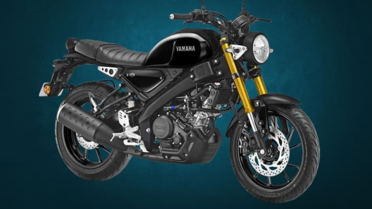 Yamaha XSR155 Metallic Black retro style bike design in India