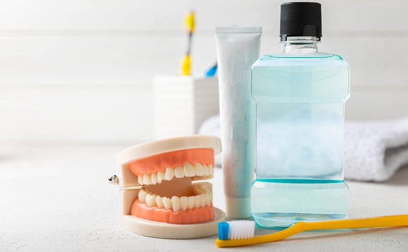 Mouthwash Benefits and Side Effects